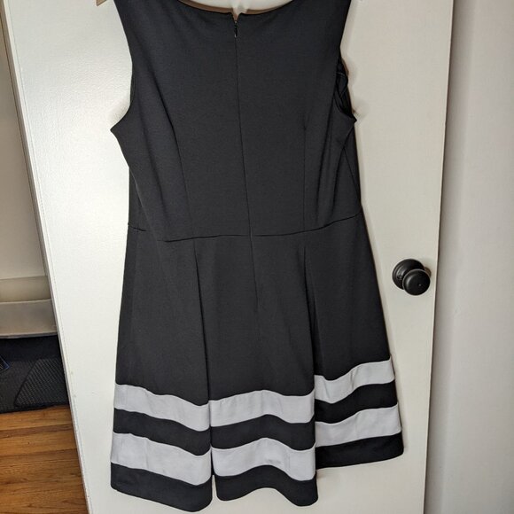 Liz Claiborne Black White Striped A Line Sleeveless Dress Size 16 Classic Career - Picture 3 of 11